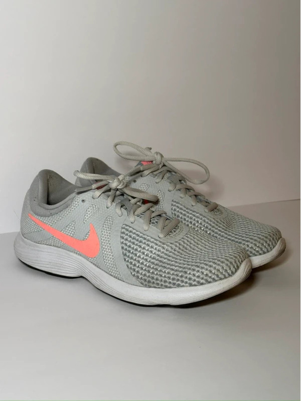 Women’s Nike Tennis Running Shoes Sneakers Size 7.5